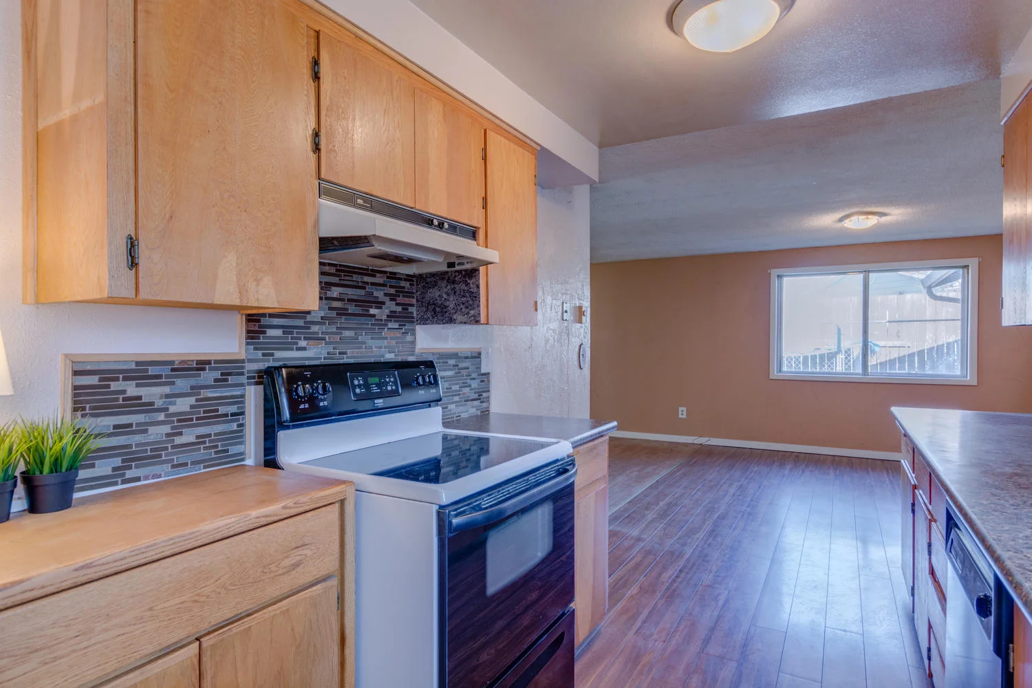 14095 SE Hollyview Ln Damascus-large-017-15-14095 SE Holly View Lane8-1500x1000-72dpi.jpg