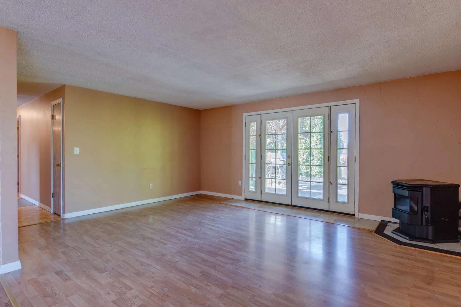14095 SE Hollyview Ln Damascus-large-026-21-14095 SE Holly View Lane17-1500x1000-72dpi.jpg