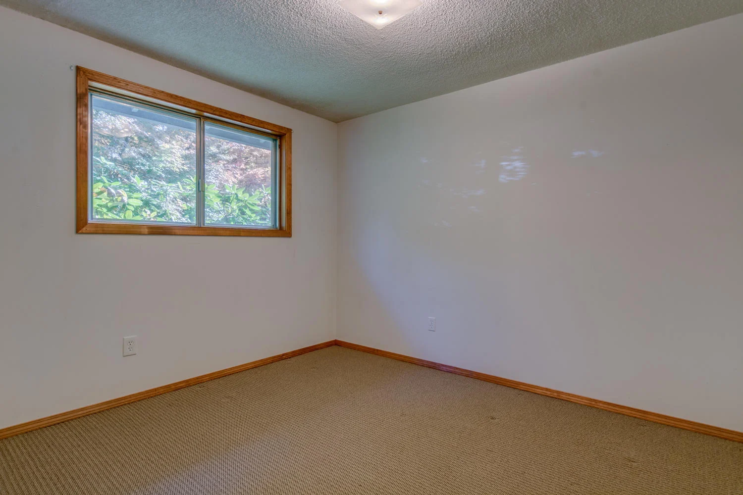 14095 SE Hollyview Ln Damascus-large-040-60-14095 SE Holly View Lane31-1500x1000-72dpi.jpg
