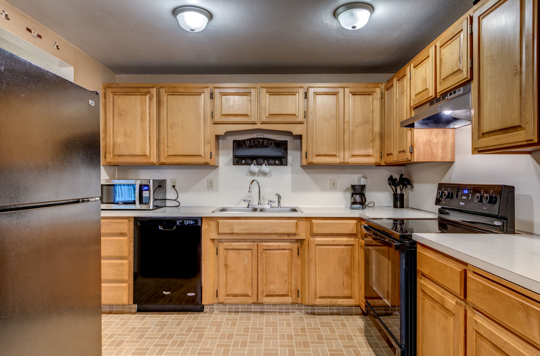 213_North_Douglas_Street_20_ipad_pro.jpg