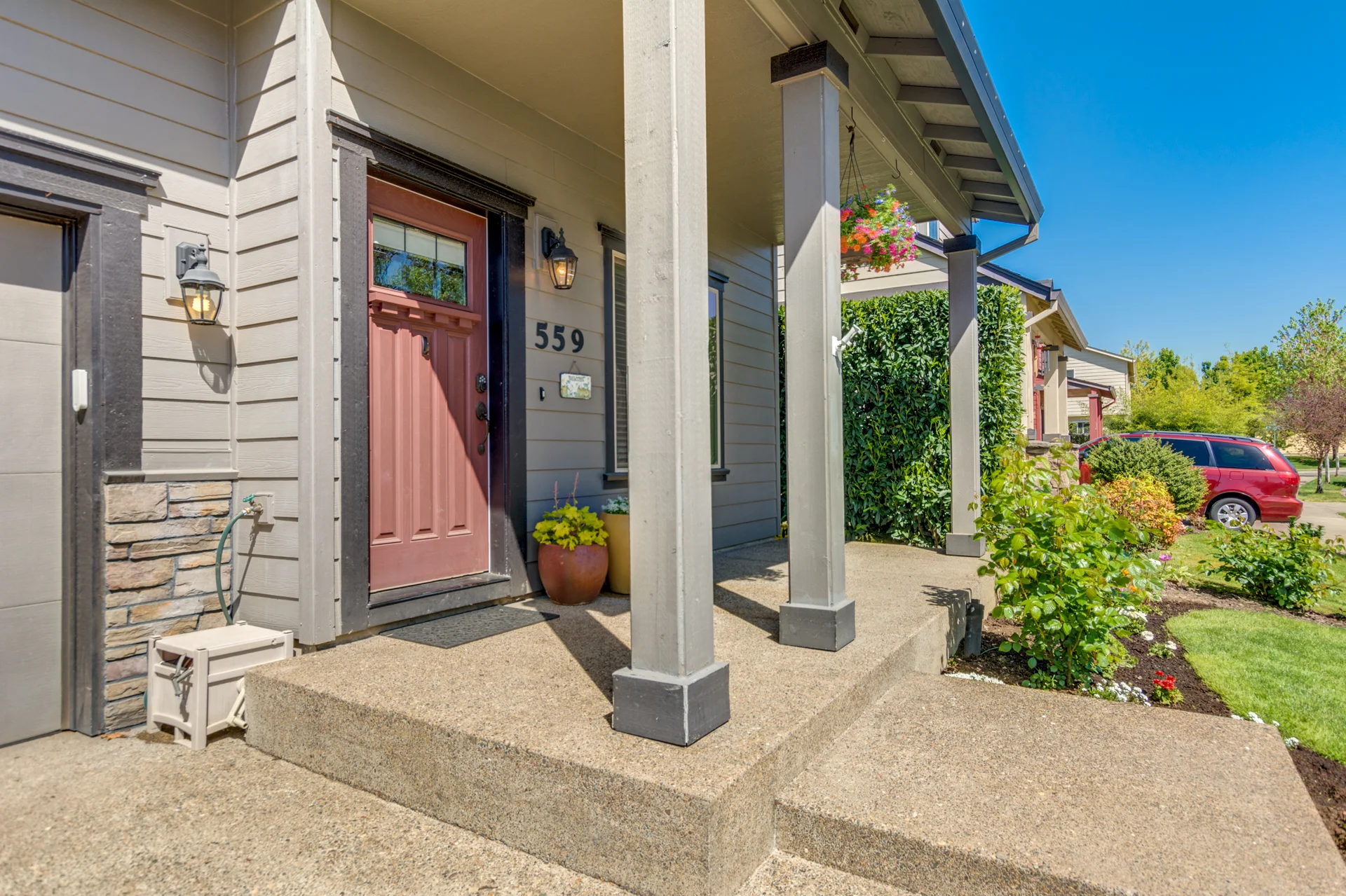 559 Corinne Drive-6.jpg