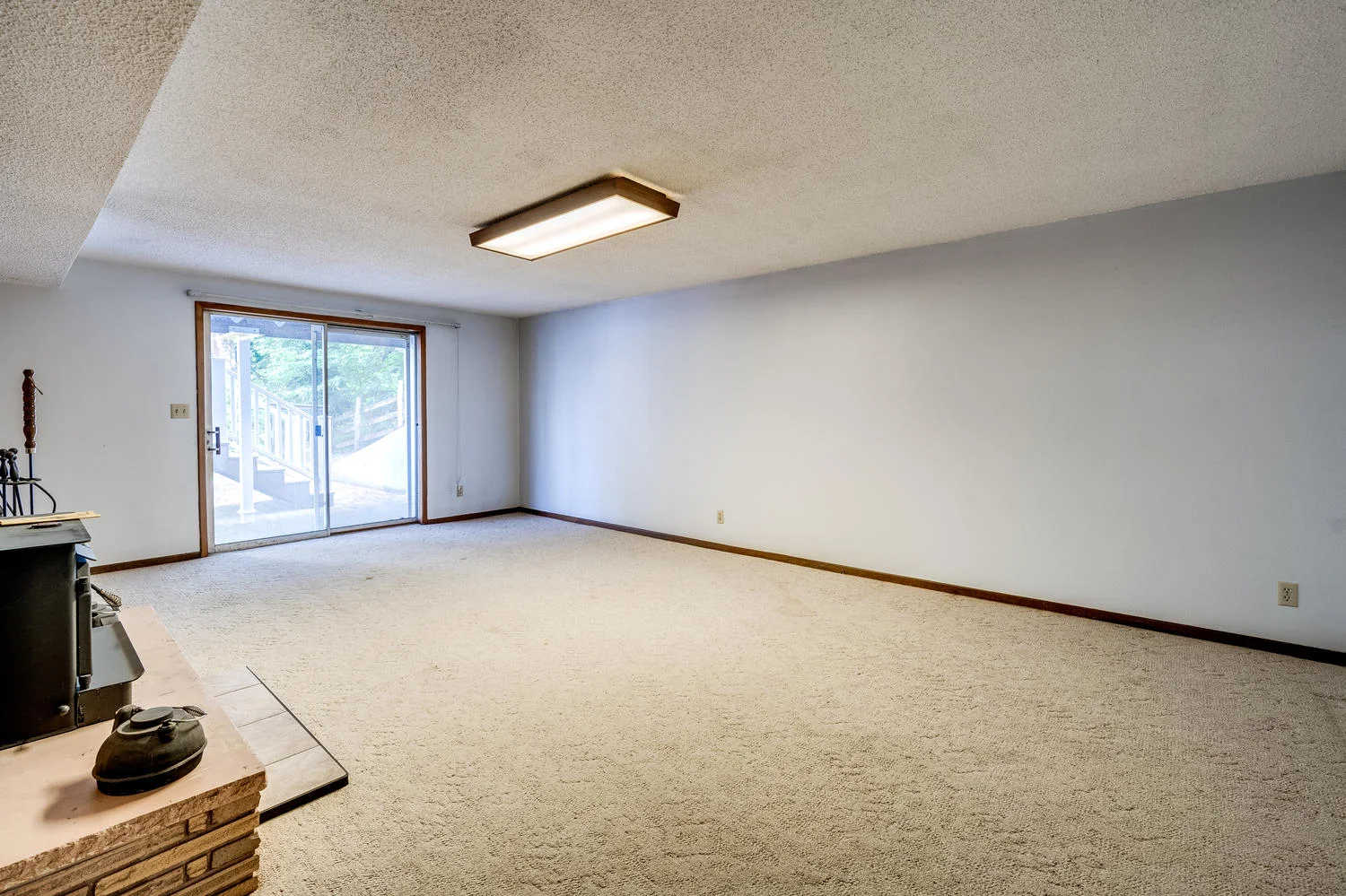 590 SE Brookwood Ave Hillsboro-large-043-32-590 SE Brookwood Ave43-1500x1000-72dpi.jpg