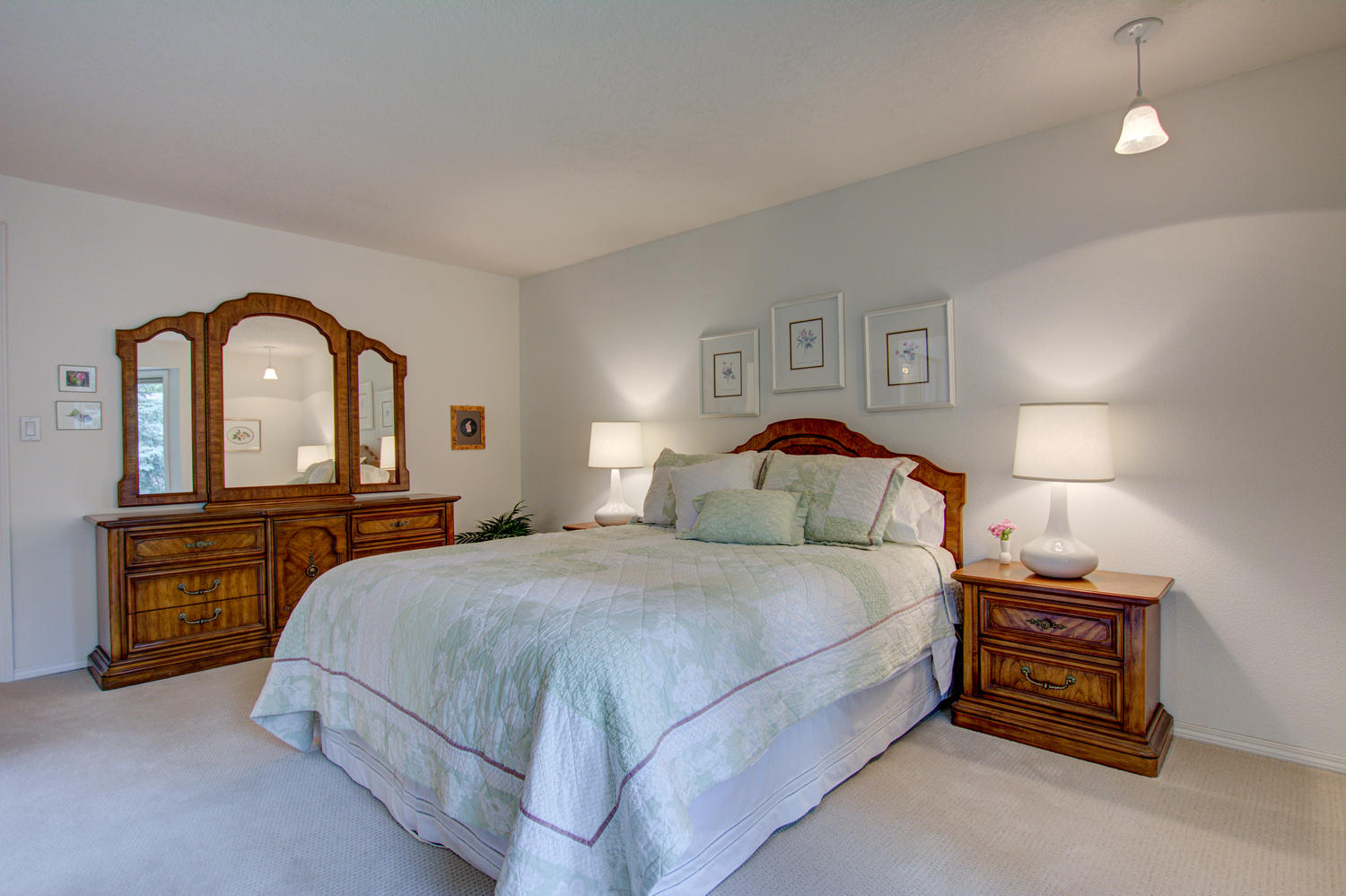 14272 SE Maple Ln Milwaukie OR-large-028-022-14272 SE Maple Lane28-1500x1000-72dpi.jpg