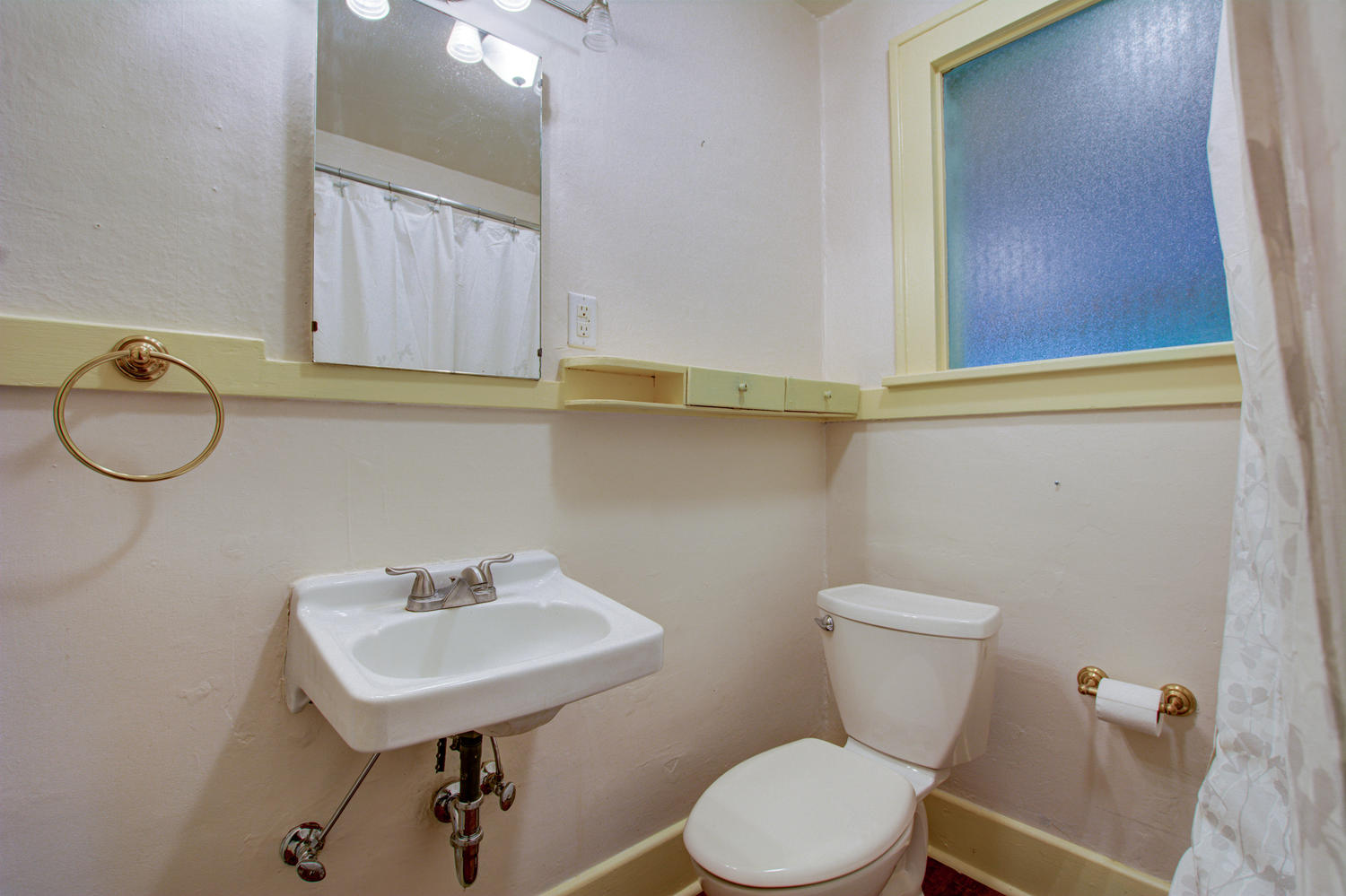 2127 NE Ainsworth St Portland-large-032-009-2127 Northeast Ainsworth-1500x999-72dpi.jpg