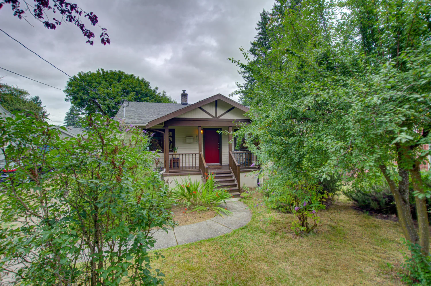 2127 NE Ainsworth St Portland-large-073-071-2127 Northeast Ainsworth-1500x998-72dpi.jpg