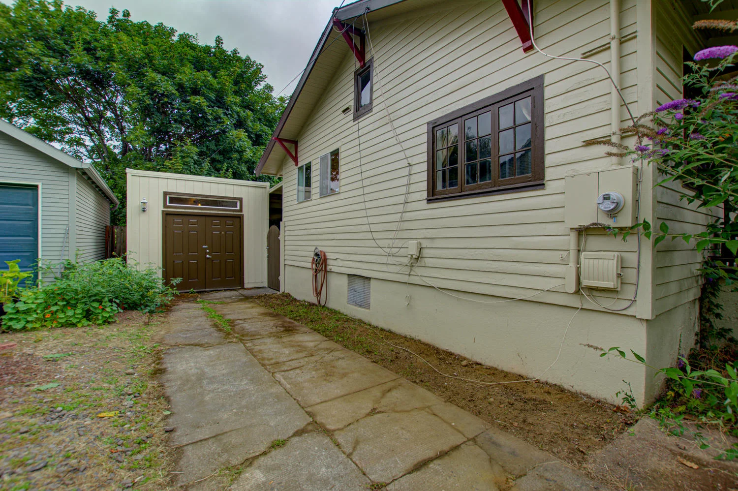 2127 NE Ainsworth St Portland-large-076-061-2127 Northeast Ainsworth-1500x998-72dpi.jpg