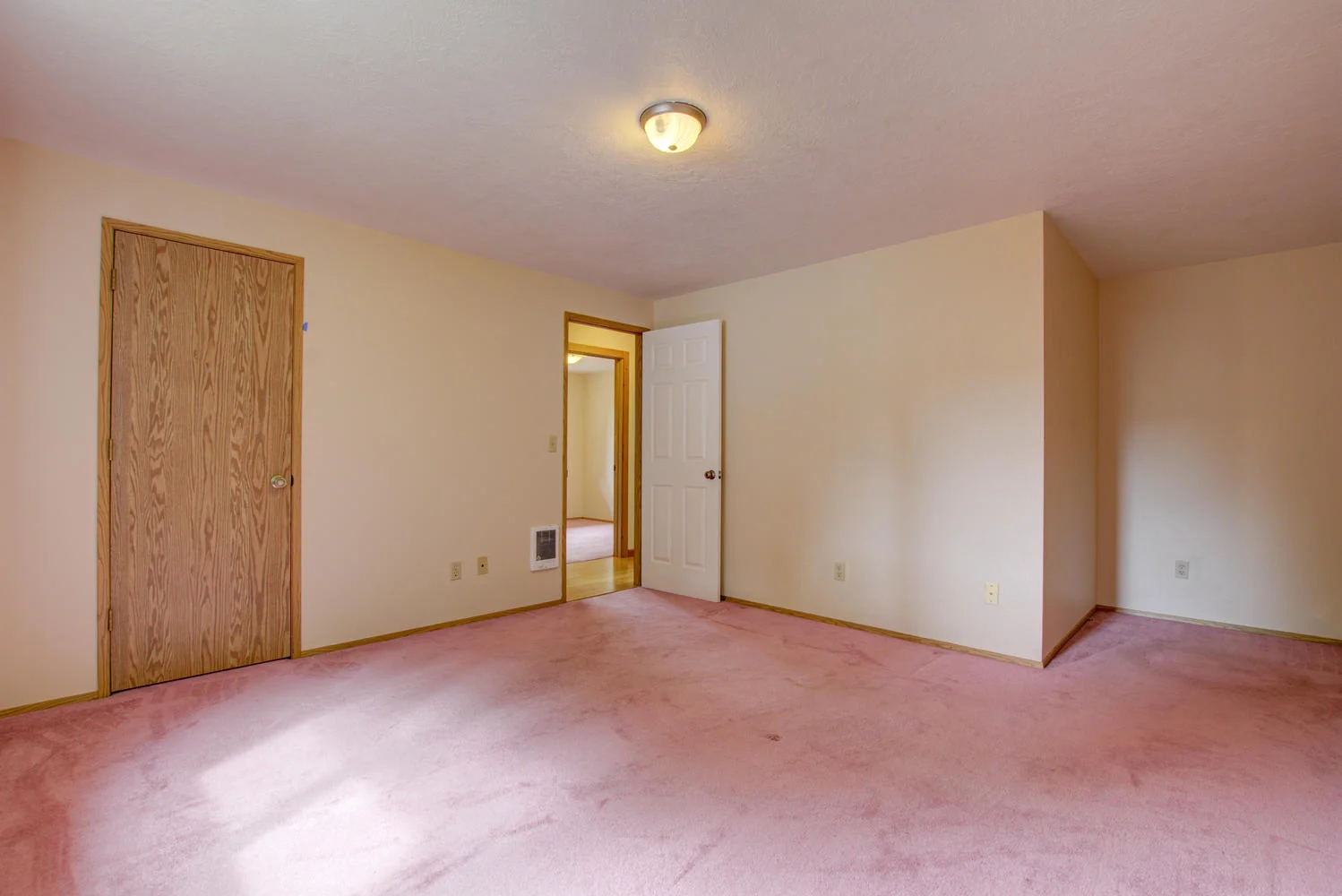 183 NE 4th Ave Canby OR 97013-large-021-008-183 Northeast 4th Avenue15-1499x1000-72dpi.jpg