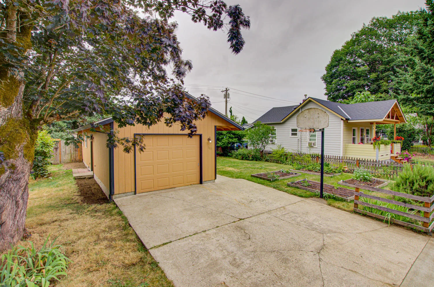 183 NE 4th Ave Canby OR 97013-large-030-004-183 Northeast 4th Avenue30-1500x996-72dpi.jpg