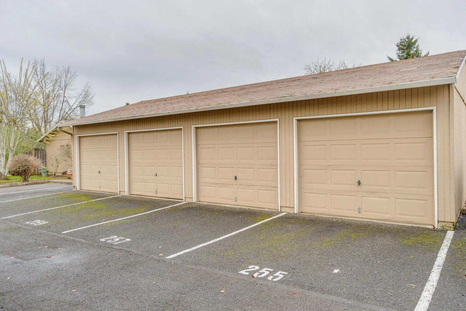 257 SE 3rd Ave Canby OR 97013-large-006-042-257 Southeast 3rd Ave6-1500x1000-72dpi.jpg