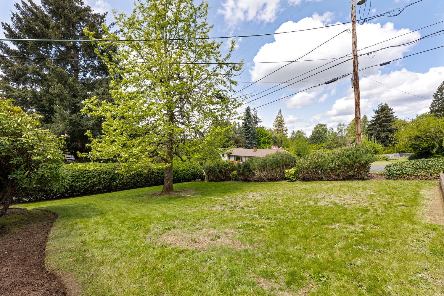 7730 SW Mapleleaf St Portland-large-004-035-7730 SW Mapleleaf Street-1500x1000-72dpi.jpg