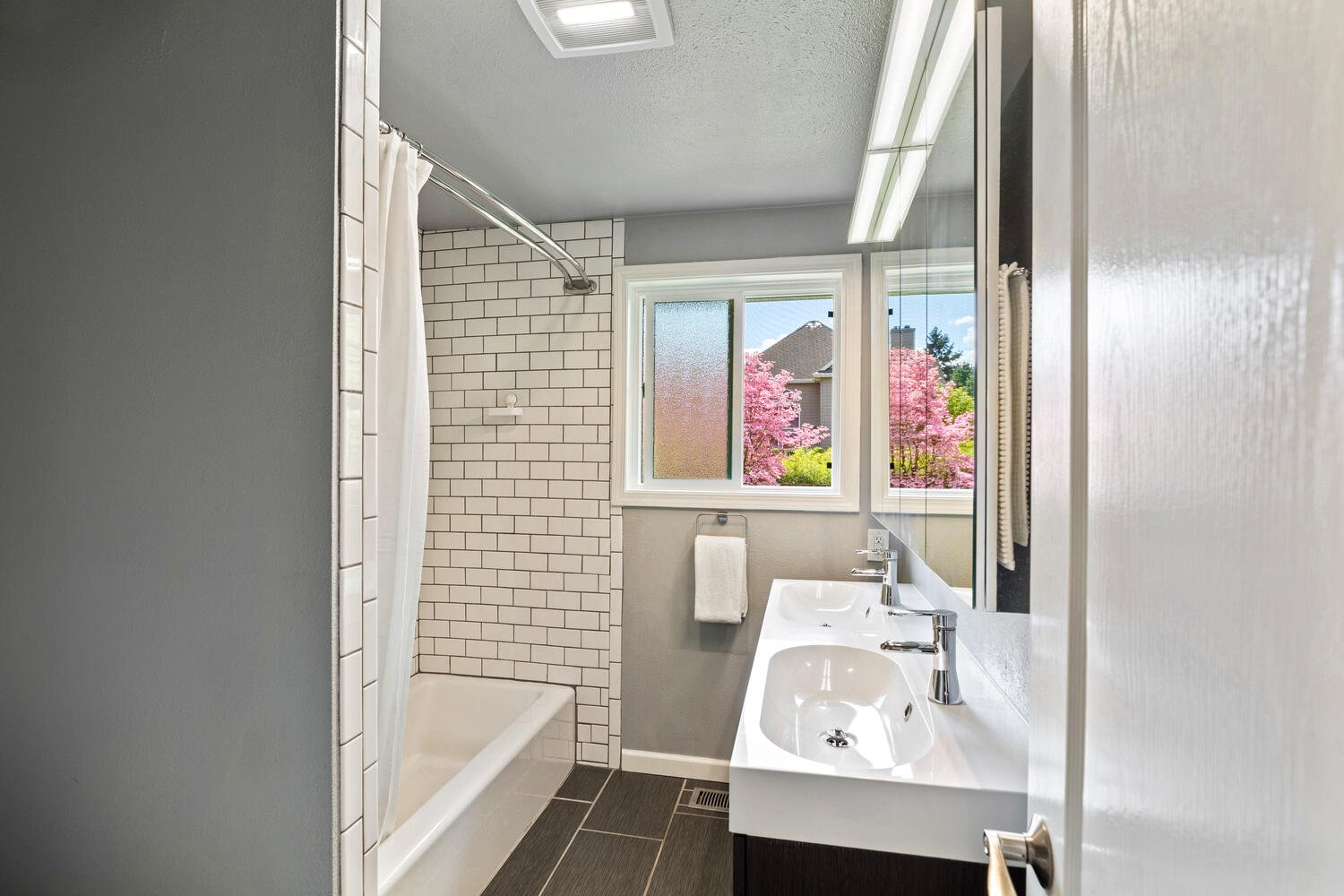 7730 SW Mapleleaf St Portland-large-020-018-7730 SW Mapleleaf Street-1500x1000-72dpi.jpg