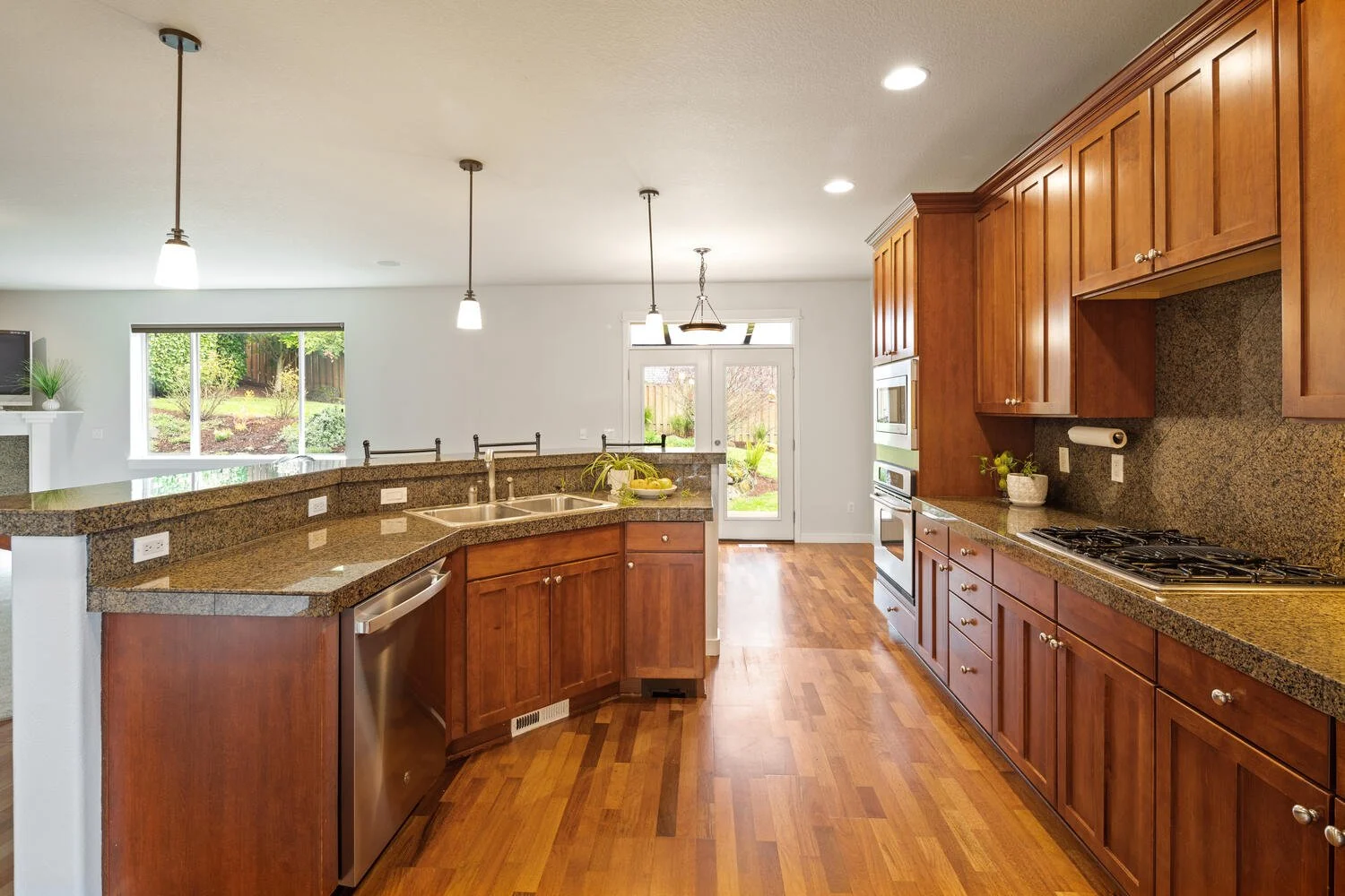 14644 SE Poppy Hills Dr Happy-large-014-024-14644 SE Poppy Hills Dr Happy-1500x1000-72dpi.jpg