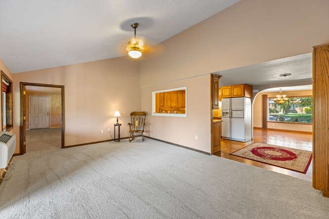 922 N Maple Ln Canby OR 97013-small-029-026-922 N Maple Lane Canby OR29-666x445-72dpi.jpg