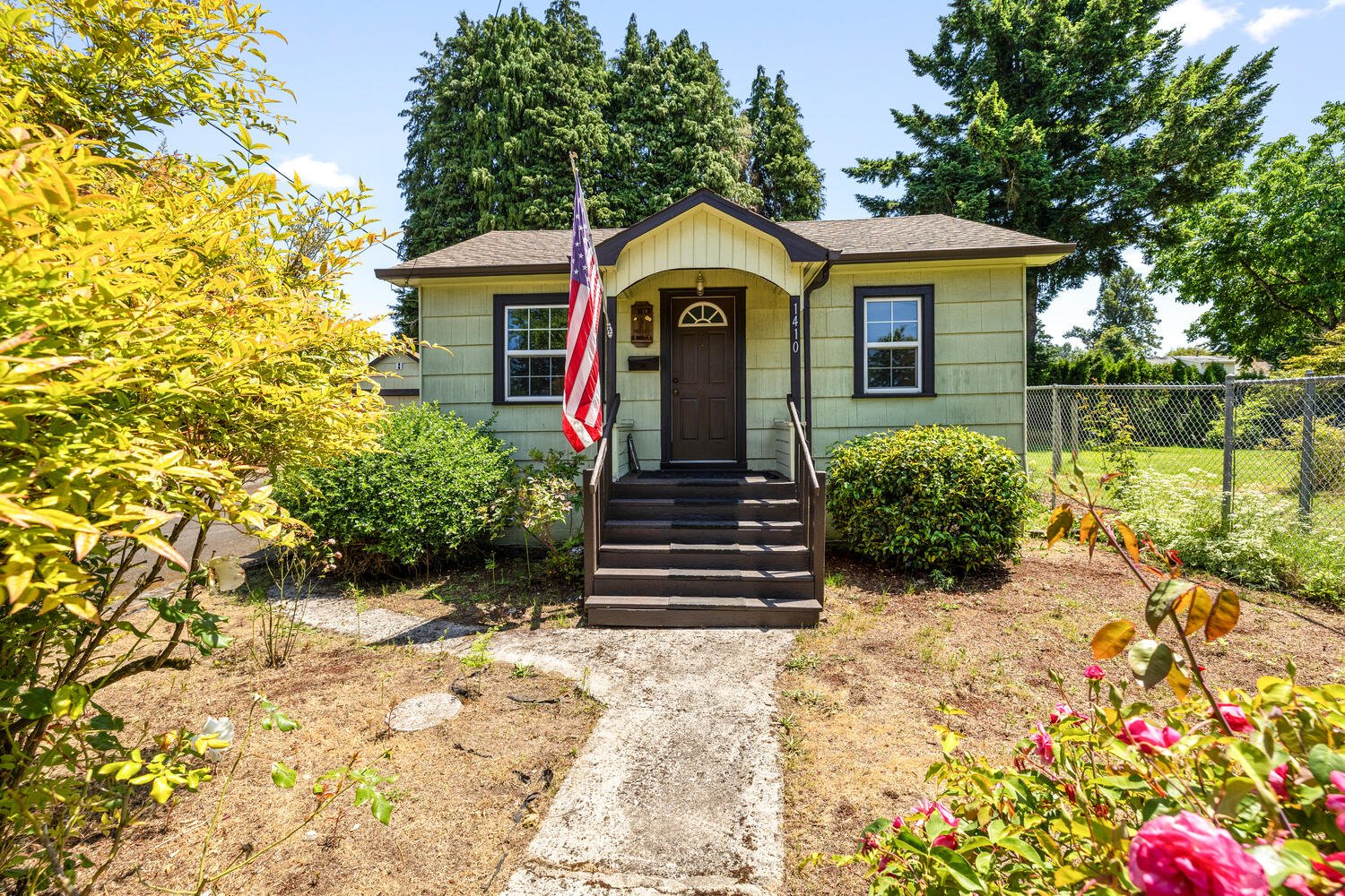 1410 Polk St Oregon City OR-large-001-038-1410 Polk St Oregon City OR26-1500x1000-72dpi.jpg