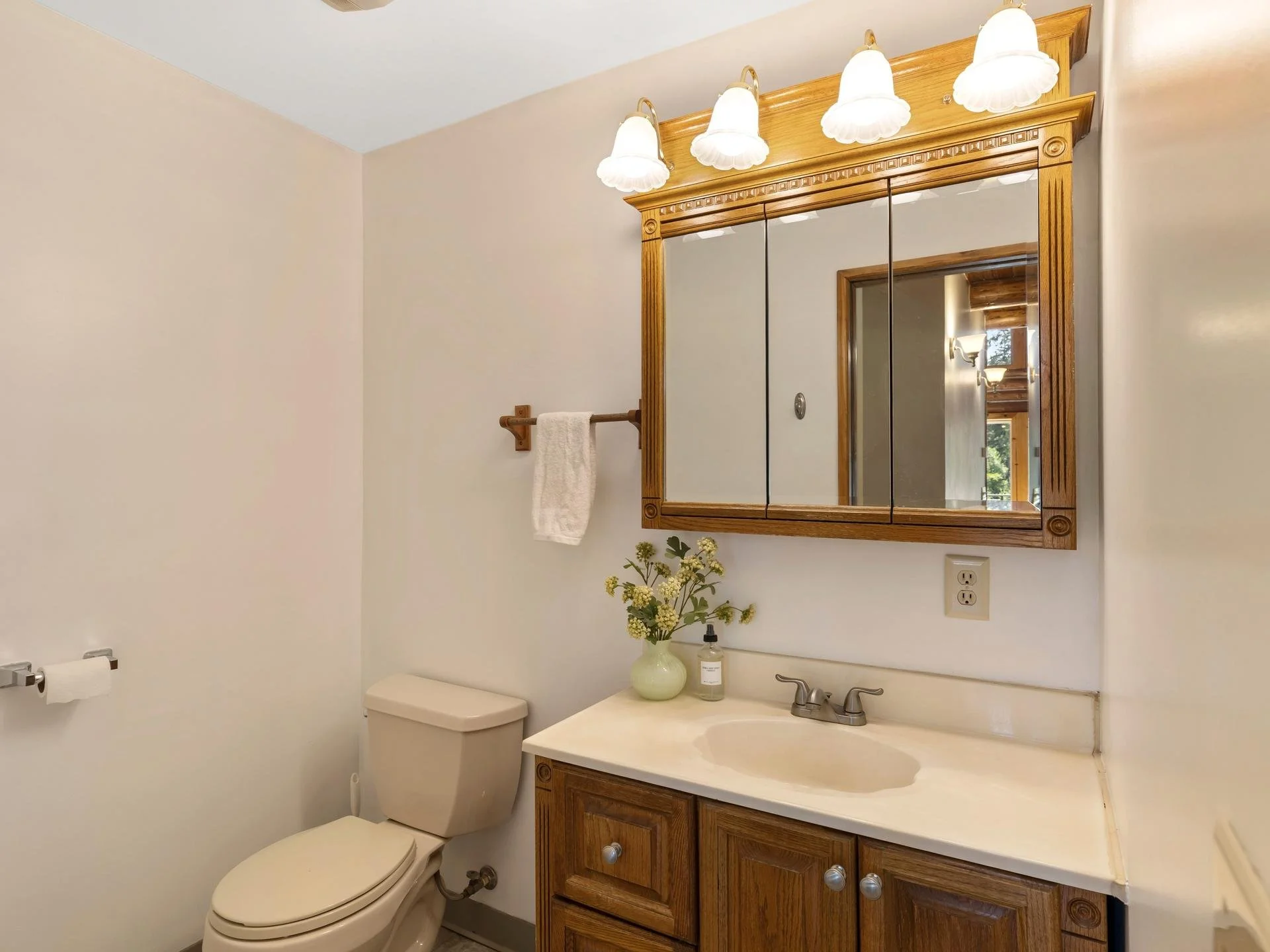 045-027-38342 S Sawtell Rd-1920x1440.jpg