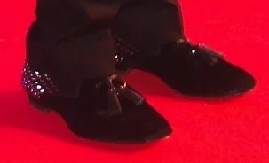 srk-tassel-loafers-mirchi-awards-2014.jpg