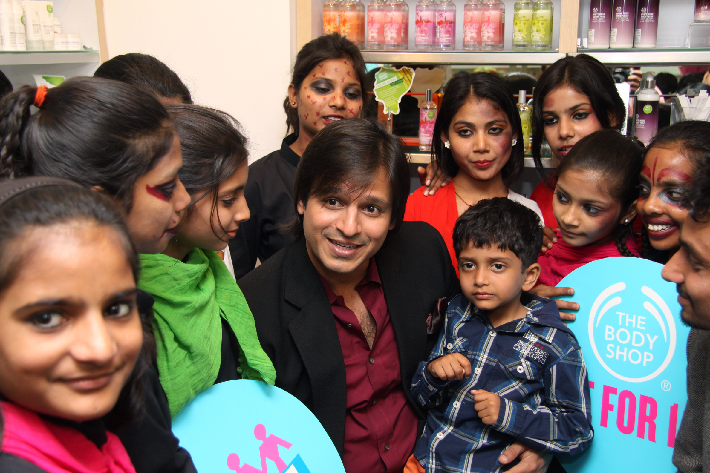 Actor Vivek at with FFLV NGO girls at The Body Shop for SHE - Support her education Campaign.jpg