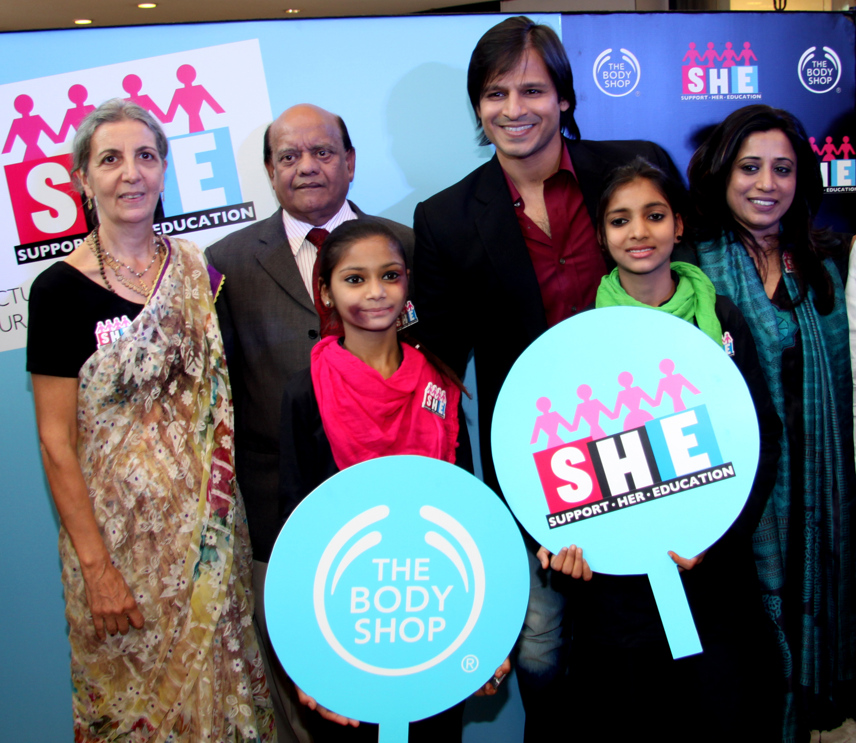 Co -founder FFLV Nikuja Vasini, Padmshree Surender Sharma, Actor Vivek Oberoi, , and COO The Body Shop Shriti Malhotra at The Body Shop Event Campaign SHE- Support her education .jpg