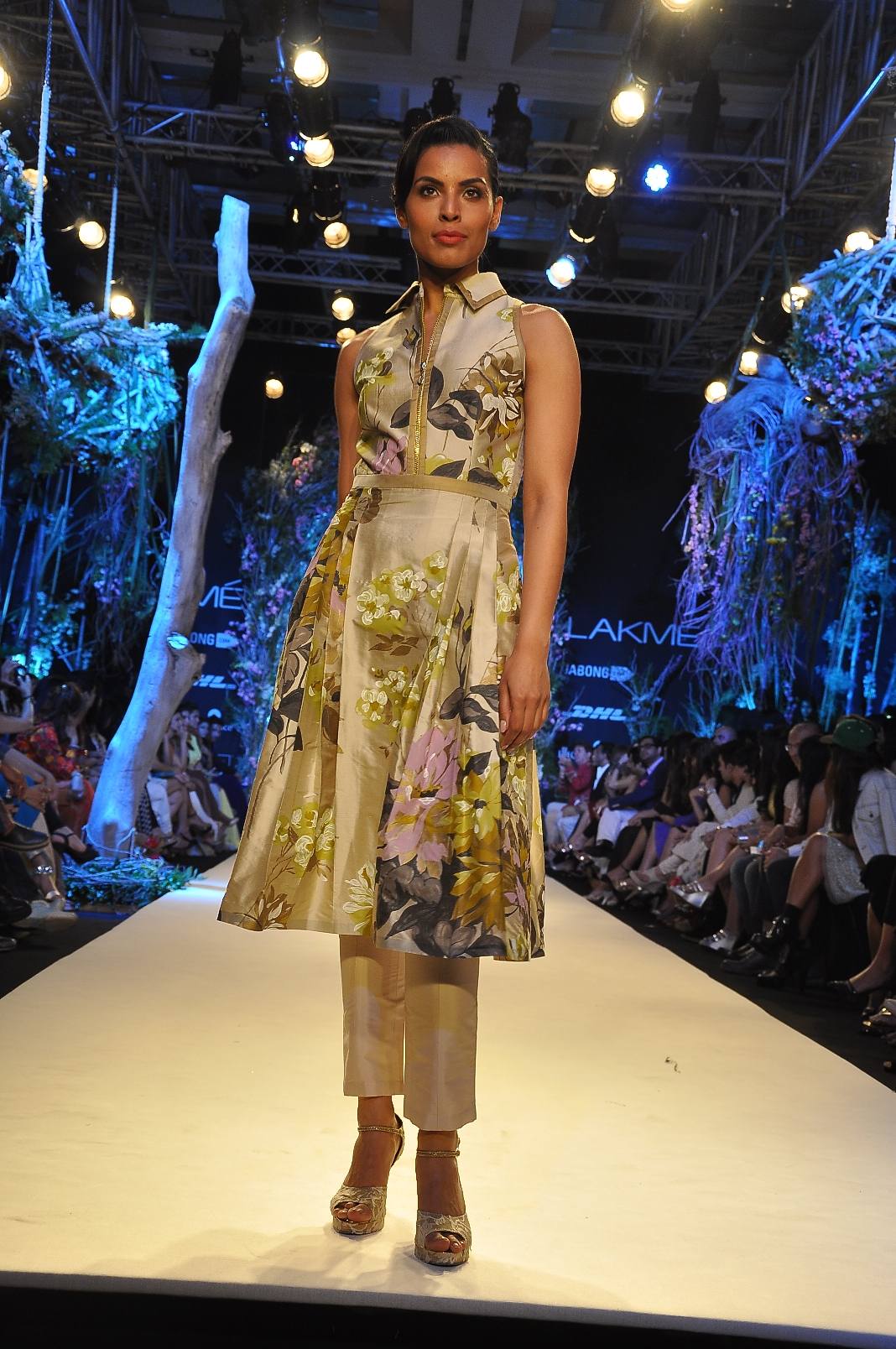 manish-malhotra-lfw-sr14-19.jpg