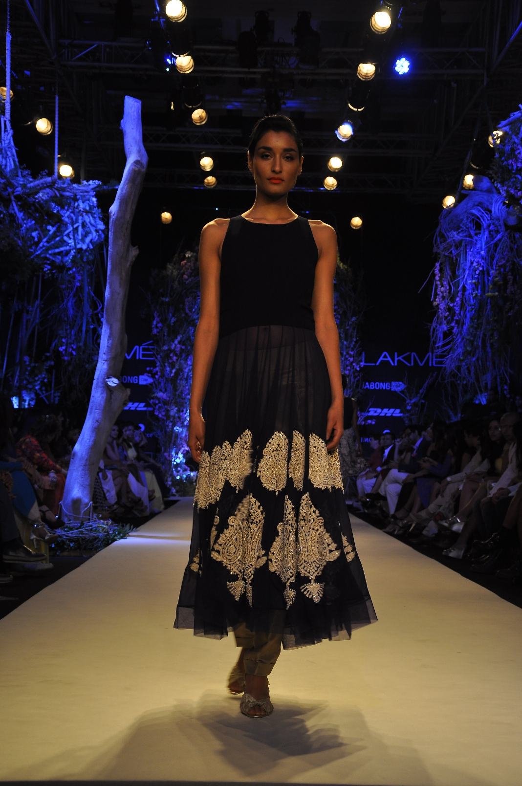 manish-malhotra-lfw-sr14-7.jpg