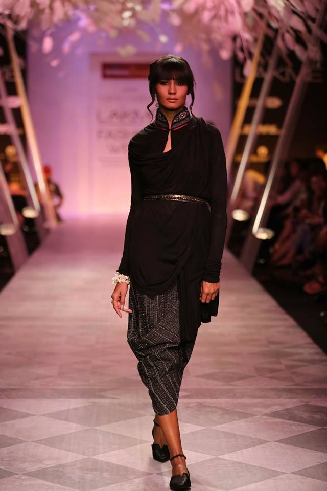 lfw-sr14-tarun-tahiliani-10.jpg