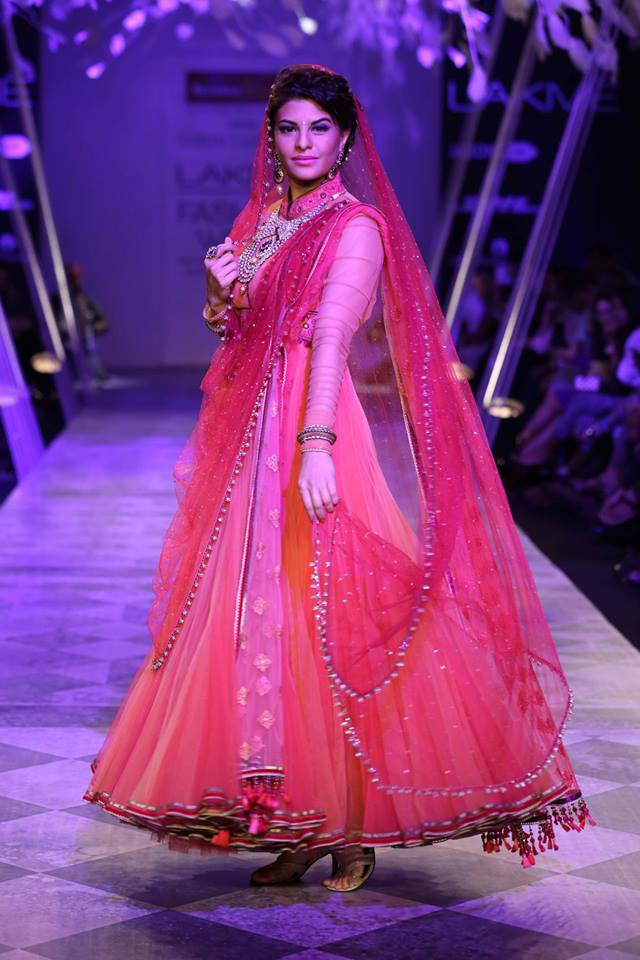 lfw-sr14-tarun-tahiliani-14.jpg
