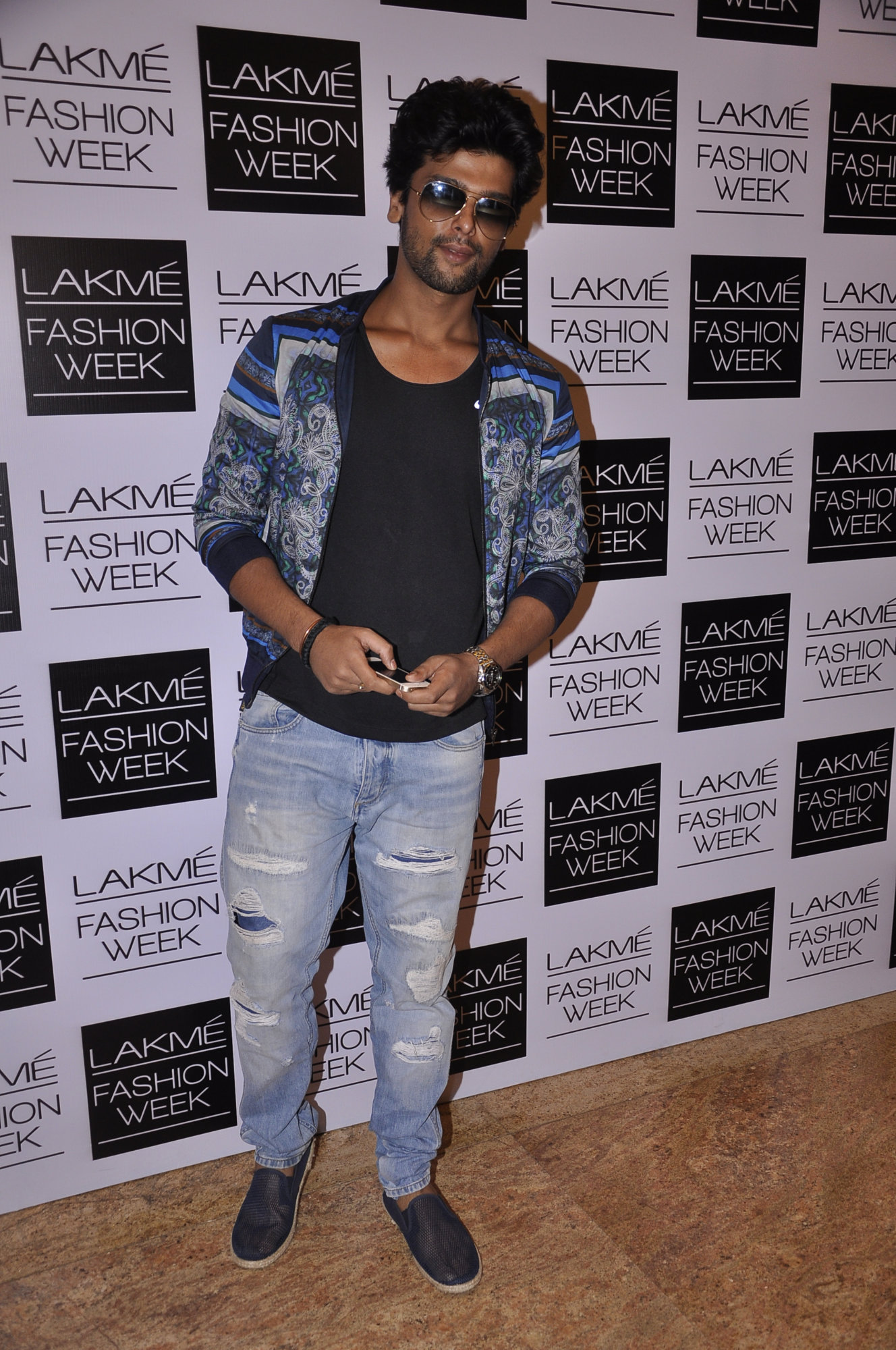 lfw-sr14-sonaakshi-raj-celebs-018.jpg