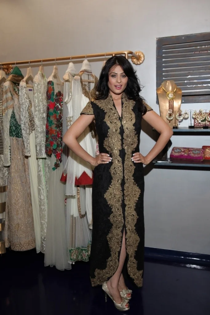 Mayyur-Girotra-store-opening-03.jpg