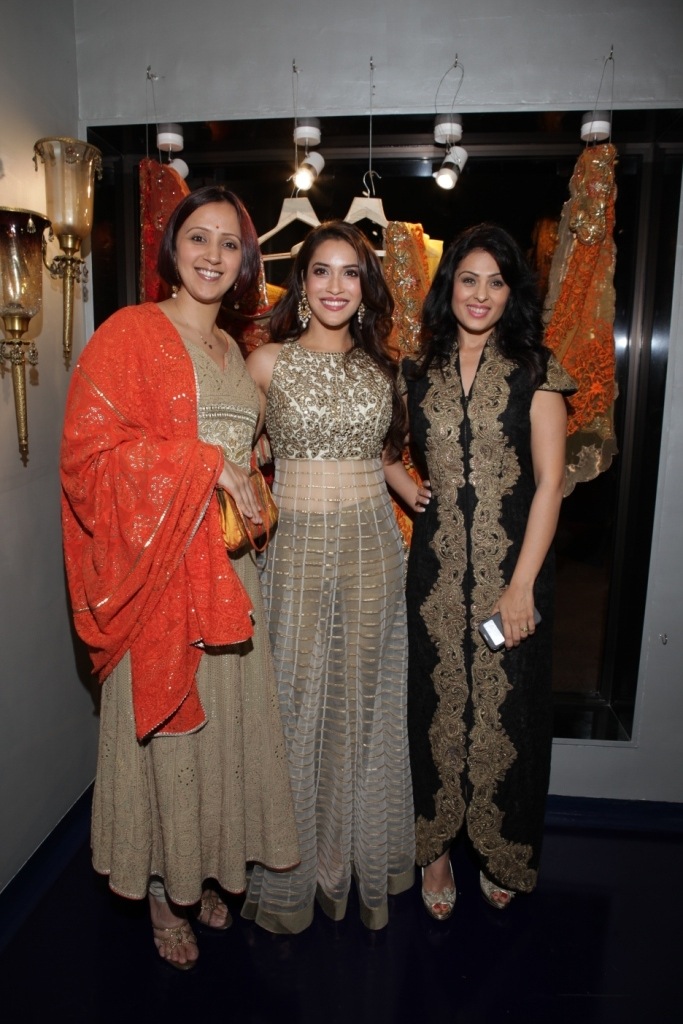 Mayyur-Girotra-store-opening-10.jpg