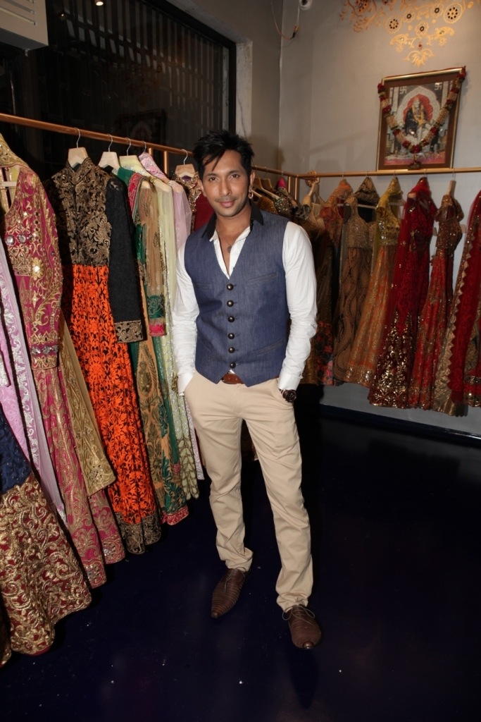 Mayyur-Girotra-store-opening-30.jpg