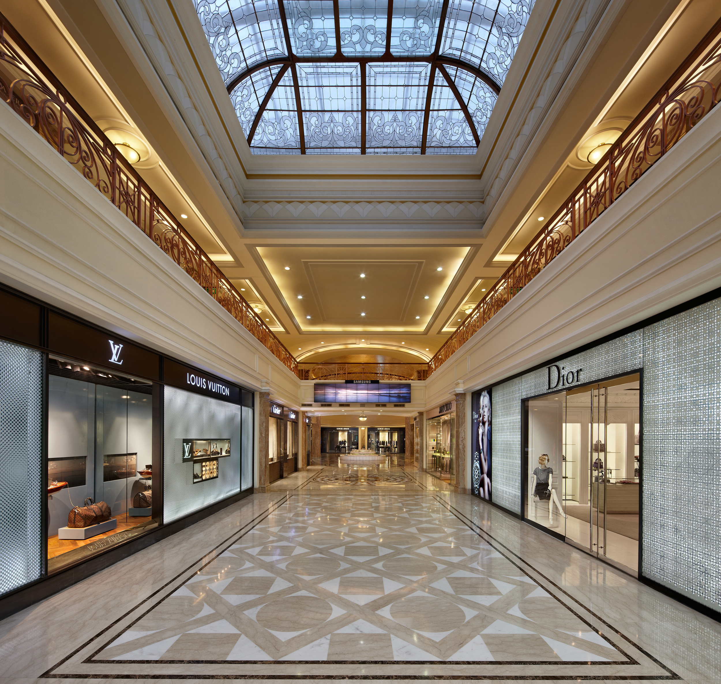 DLF Emporio - Entrance Gallery.jpg