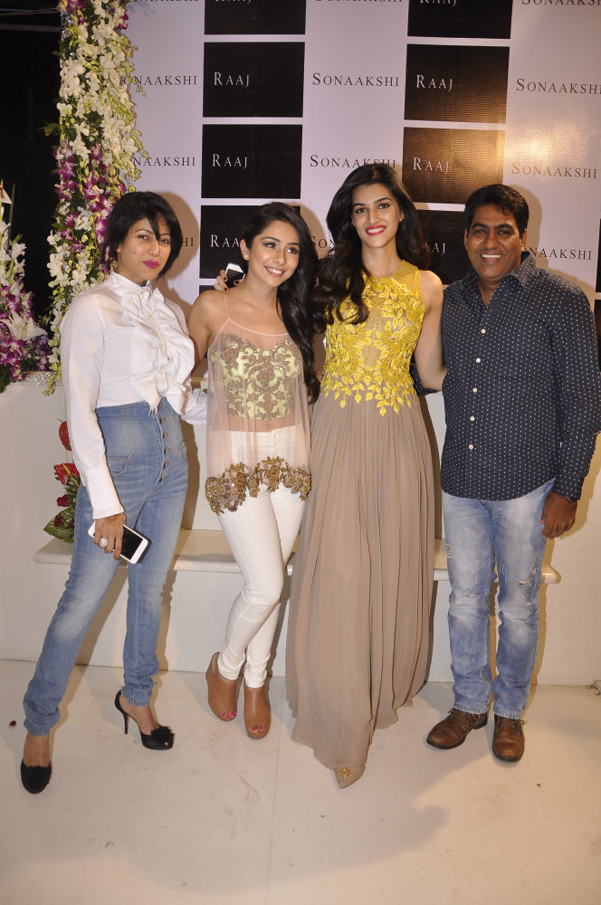 Wardha Nadiadwala, Sonaakshi Raaj, Kriti Sanon and Sabir Khan