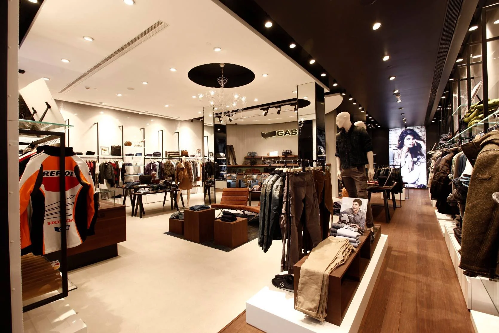 Gas Opens Flagship Store in Mumbai 