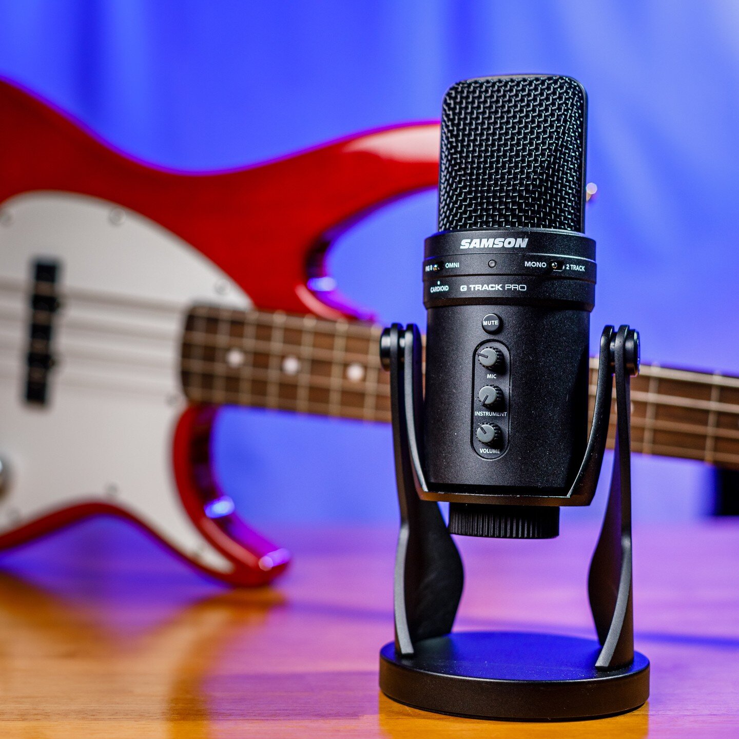 The awesome USB Microphone you've been looking for - the @samson_technologies G-Track Pro! Full review on my YouTube Channel, link in bio.

#gtrackpro #professionalusbmicrophone #microphonereview