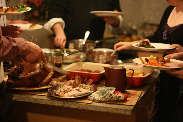 Erik's Weekly Fitness Tip: Holiday Party Eating Guide