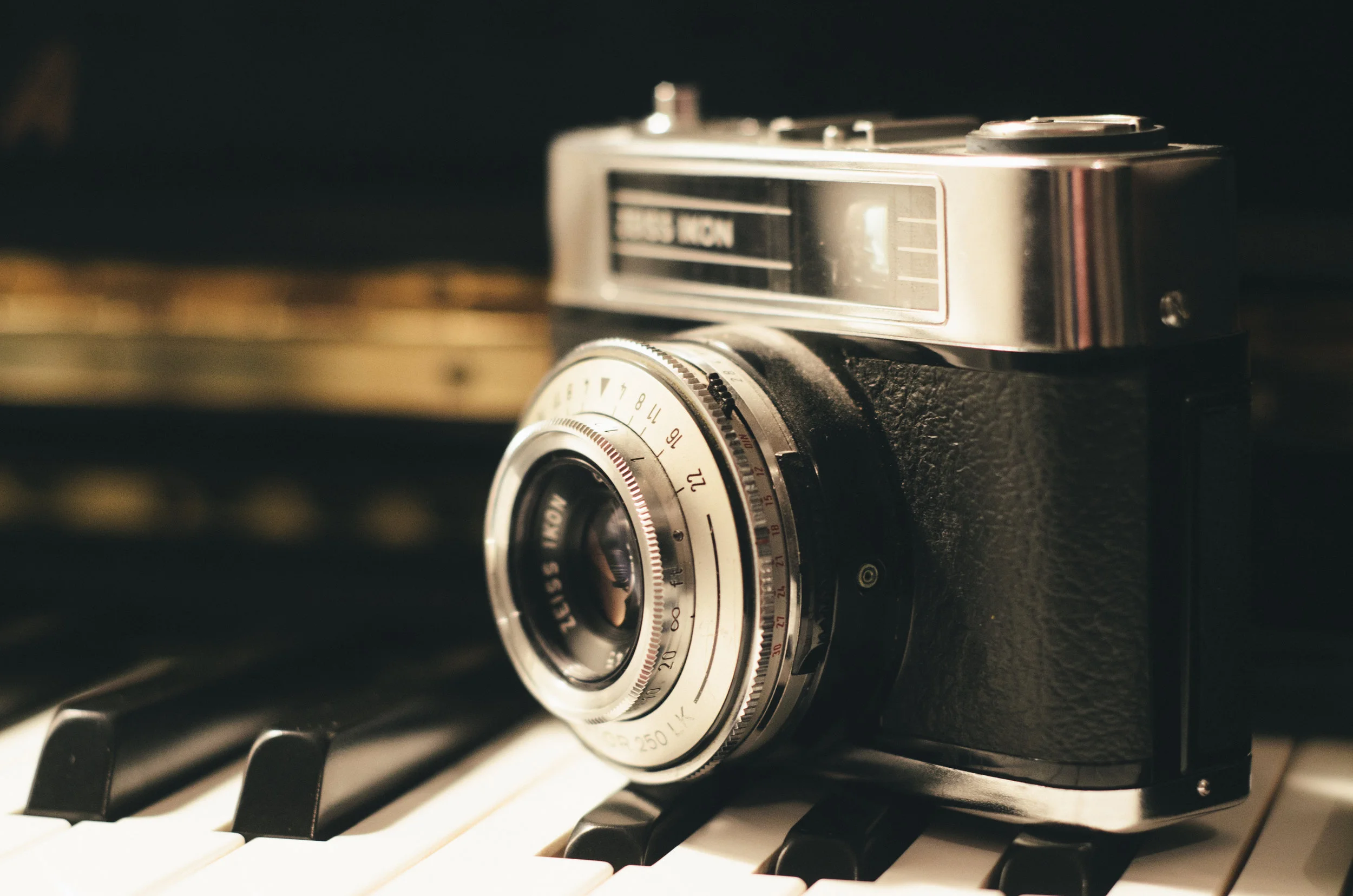 camera-photography-vintage-lens-1.jpg