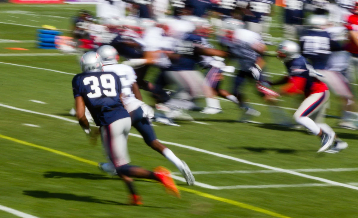 Brandon Browner covers Kenbrell Thompkins
