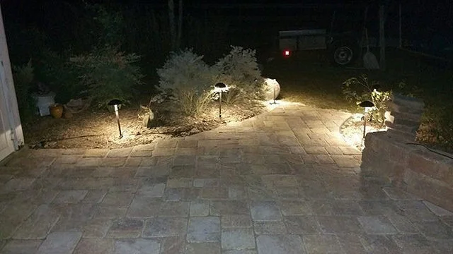 16250367100_b3ca290211_z.jpg