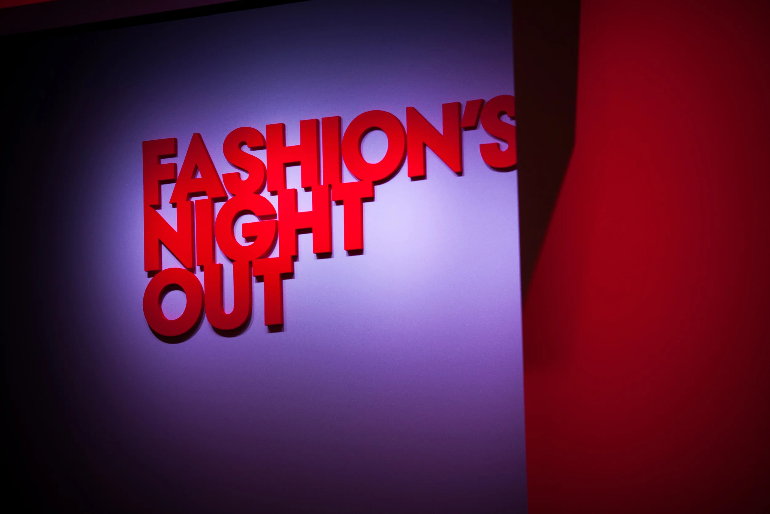 BEVERLY CENTER FASHION'S NIGHT OUT 2012