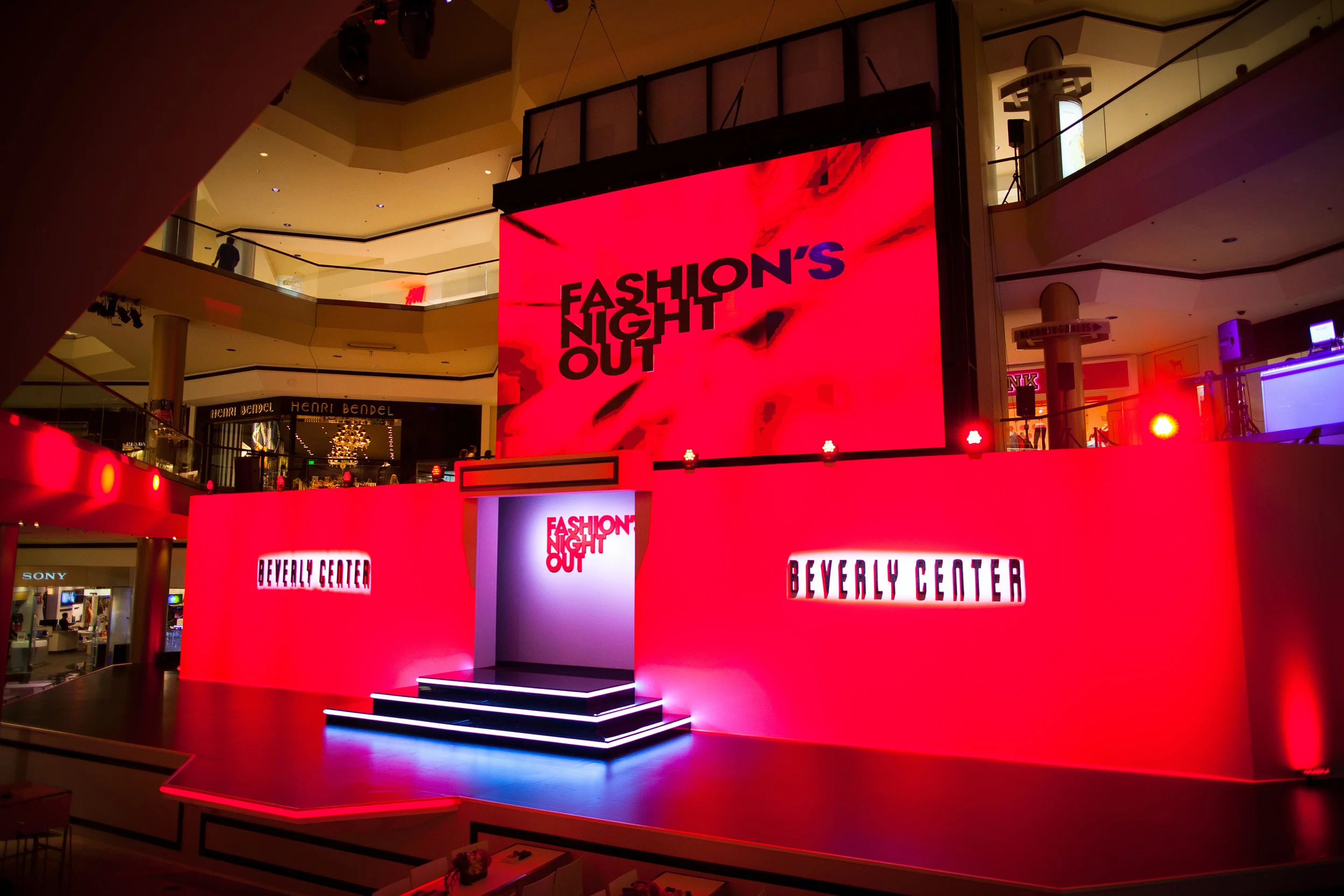 BEVERLY CENTER FASHION'S NIGHT OUT 2012
