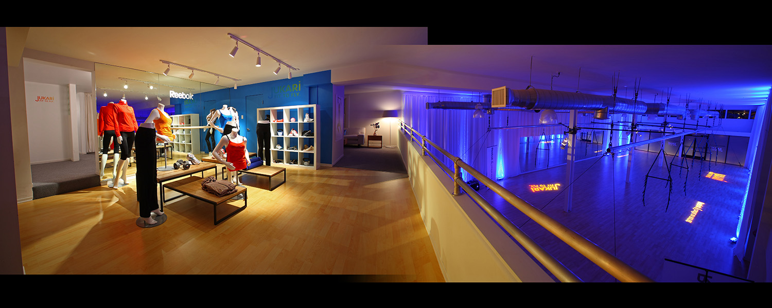 REEBOK JUKARI POP-UP STUDIO