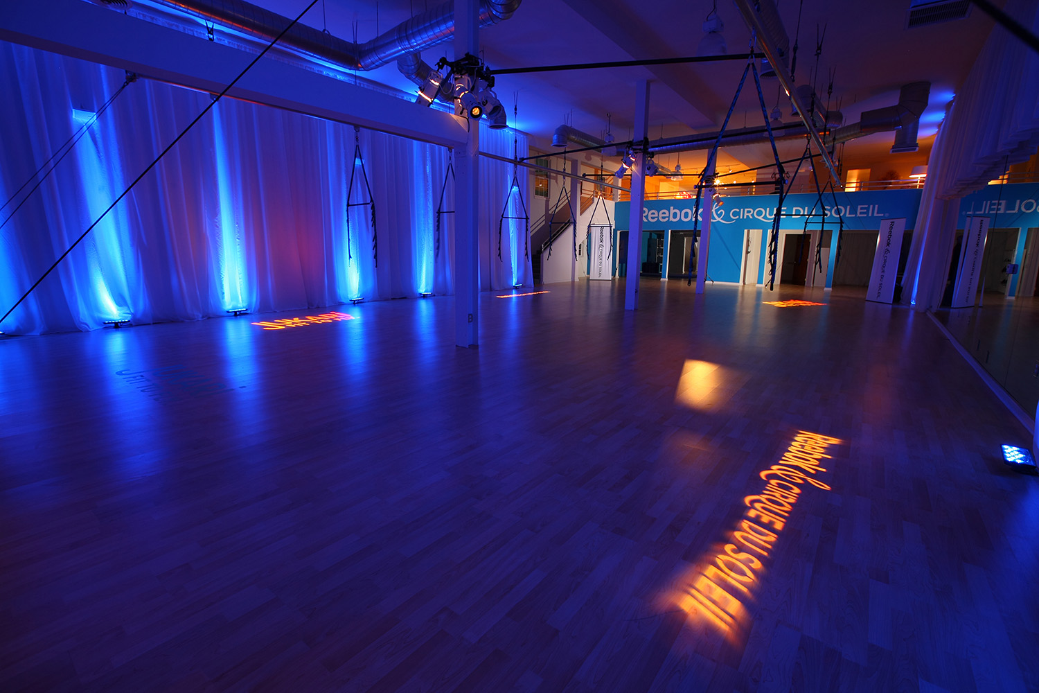 REEBOK JUKARI POP-UP STUDIO