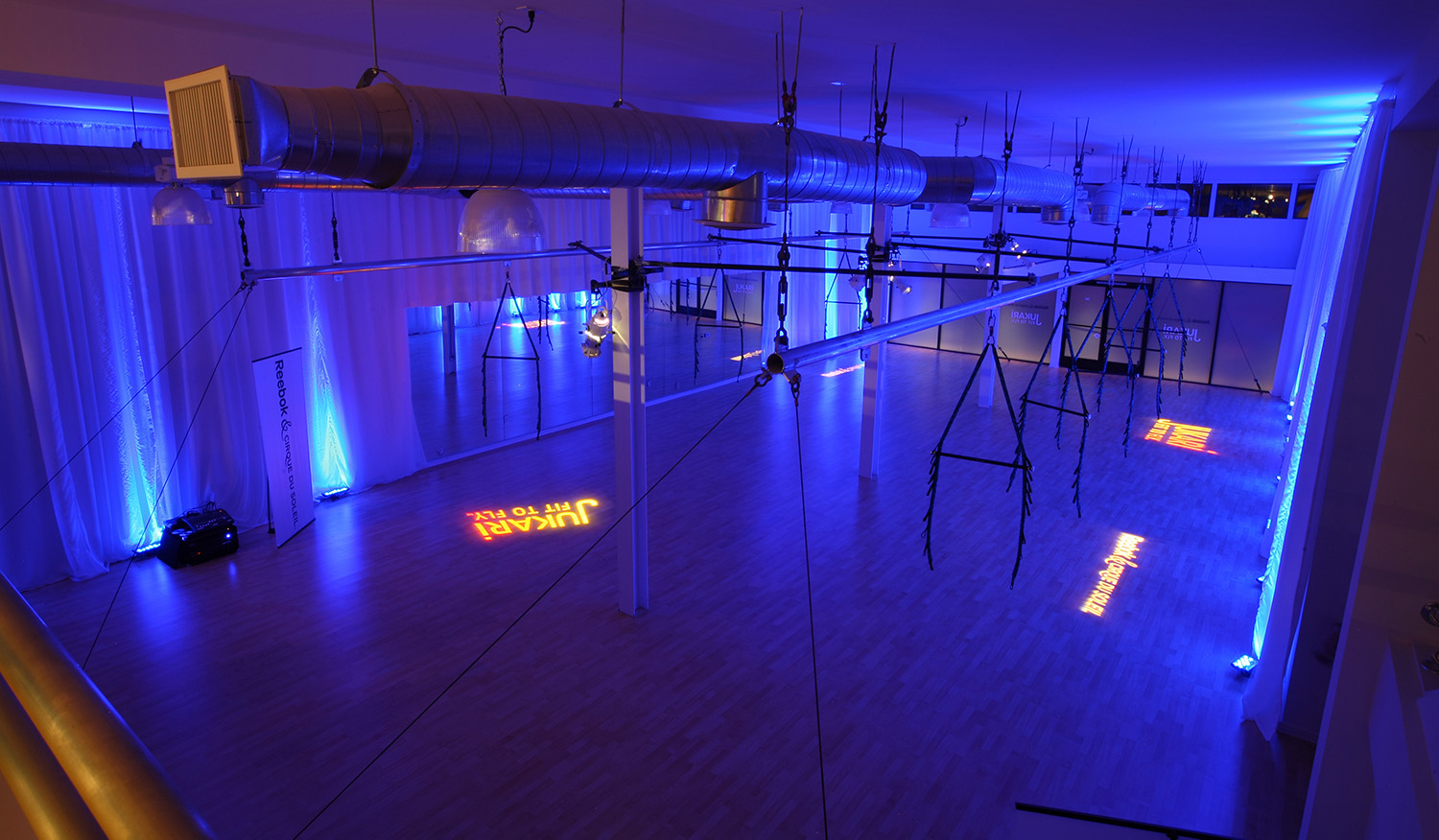 REEBOK JUKARI POP-UP STUDIO