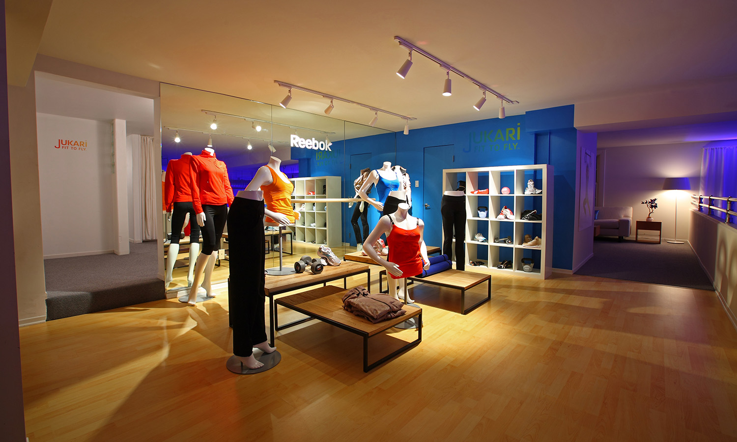 REEBOK JUKARI POP-UP STUDIO