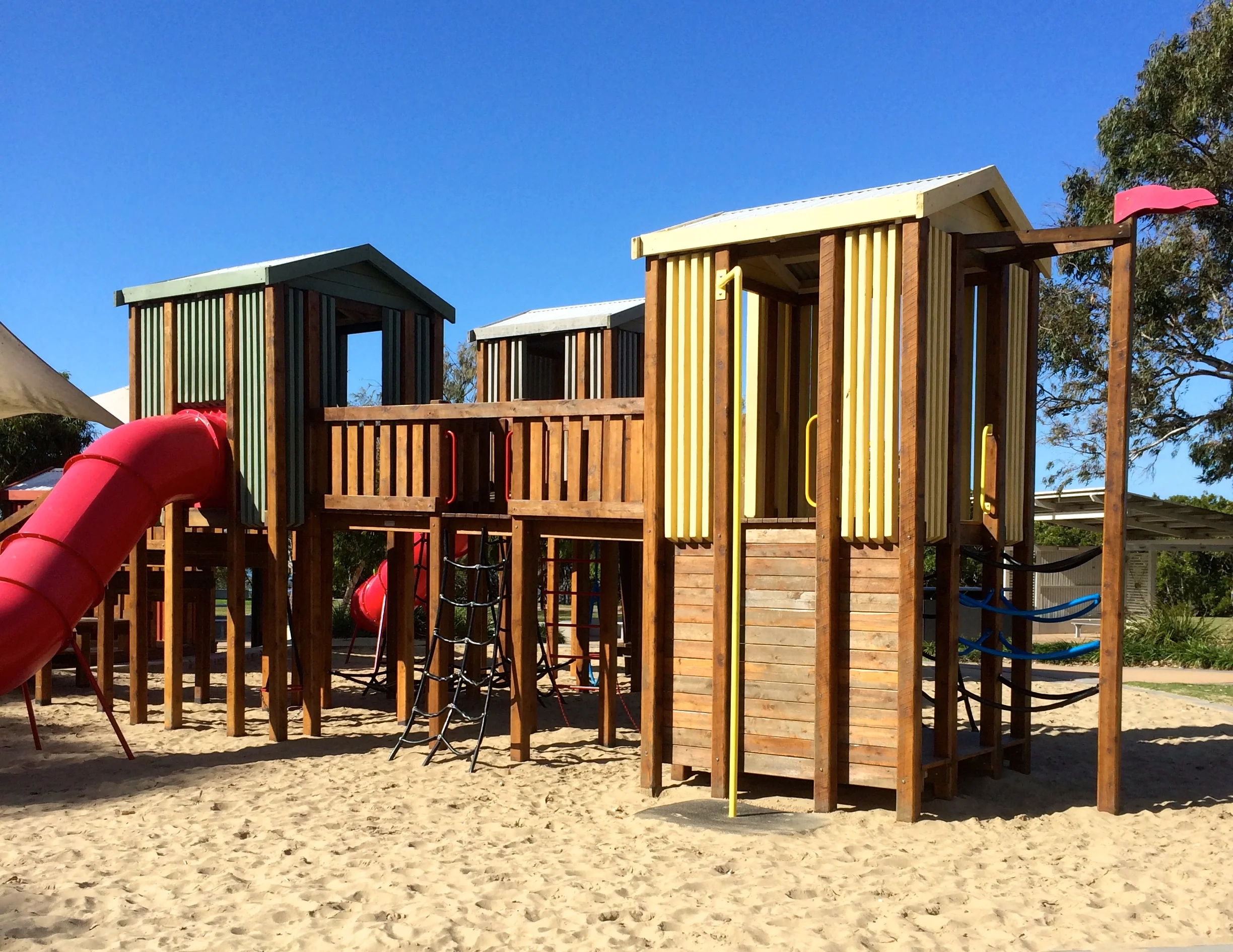 Wynnum Beach Towers