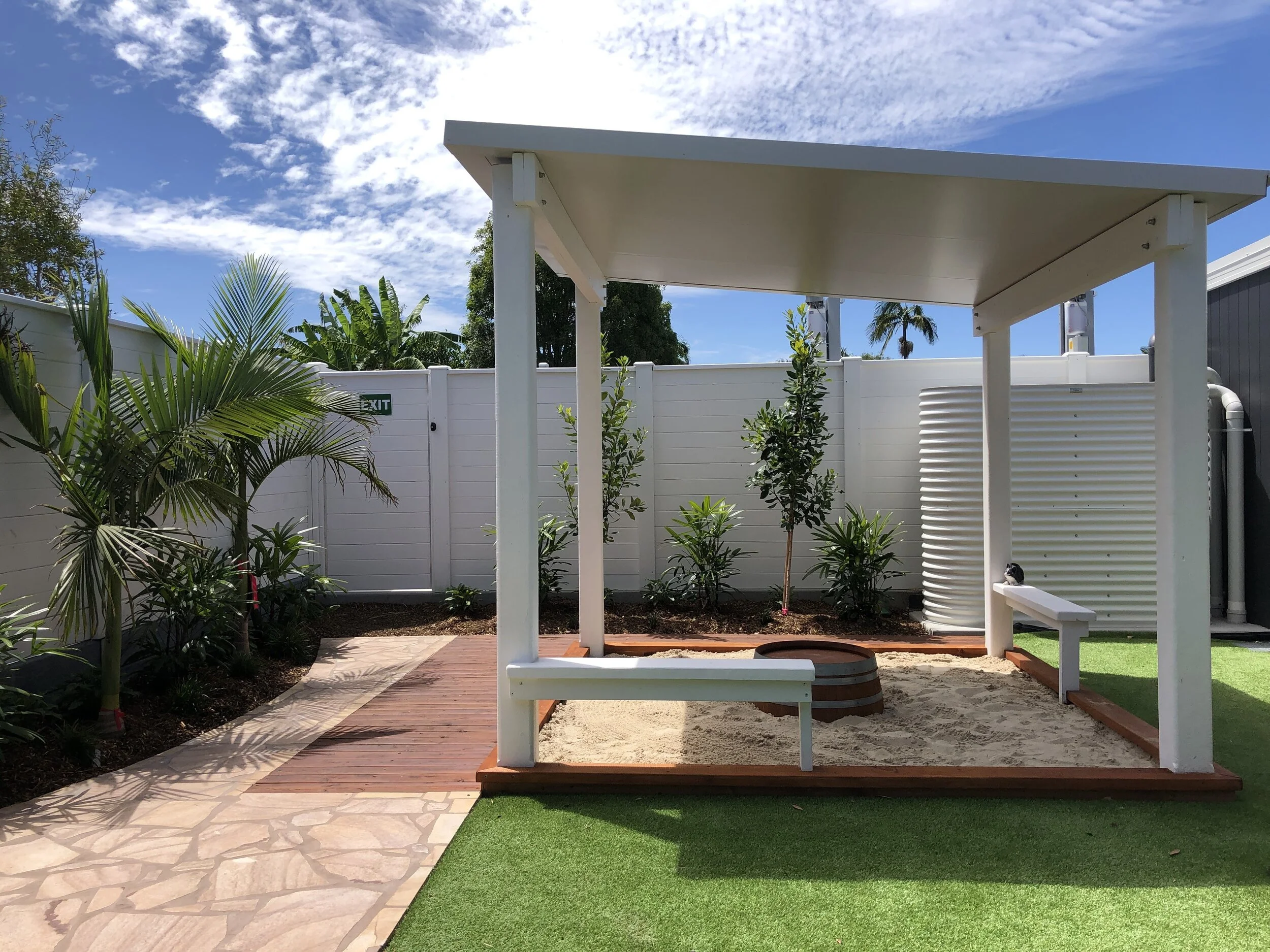 Sand-pit with bonus kitty