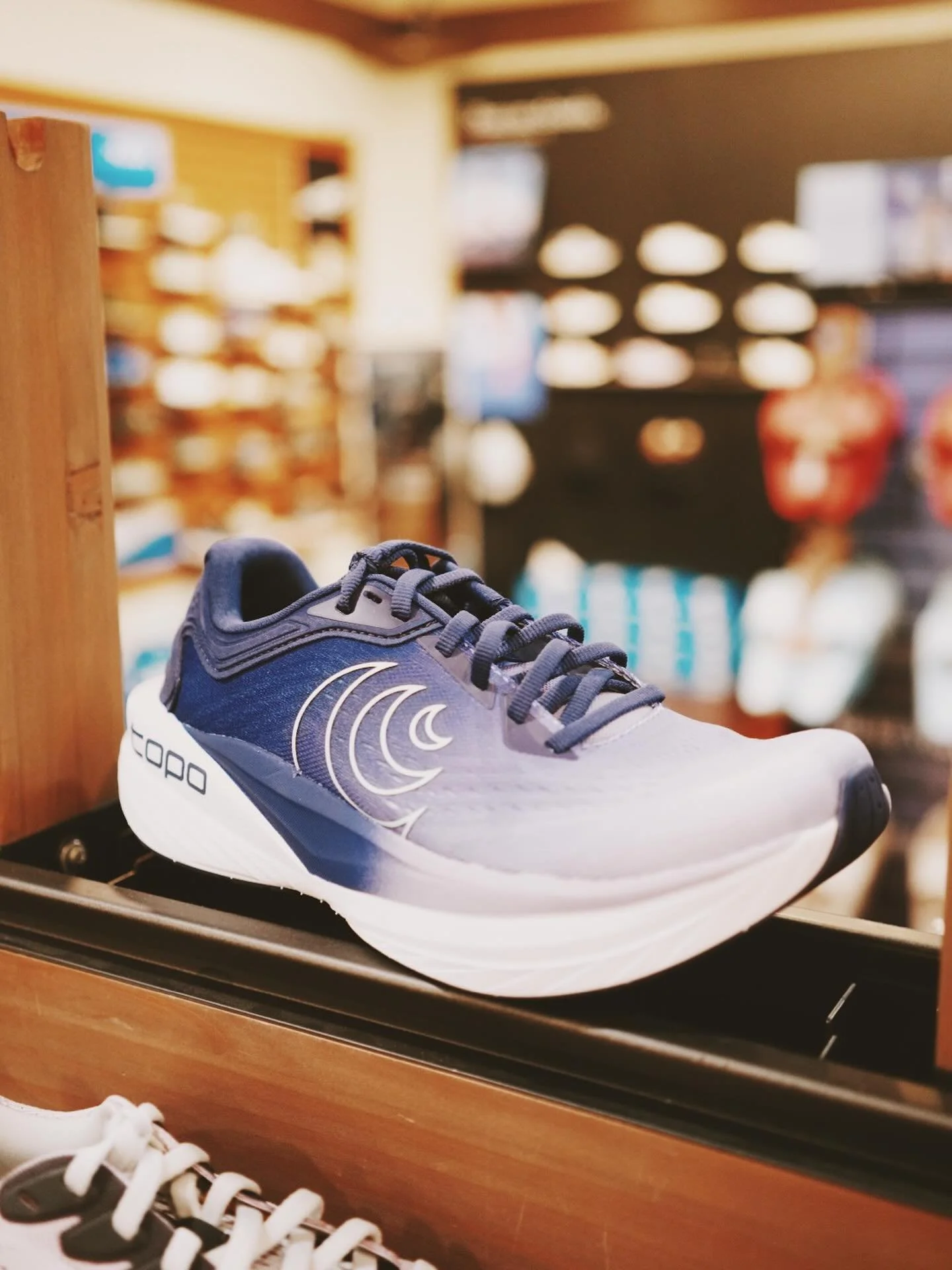 More and more people are switching to Topo running shoes. We can’t blame them! They’re comfortably fit to your foot, supportive, and made to last ππΌ