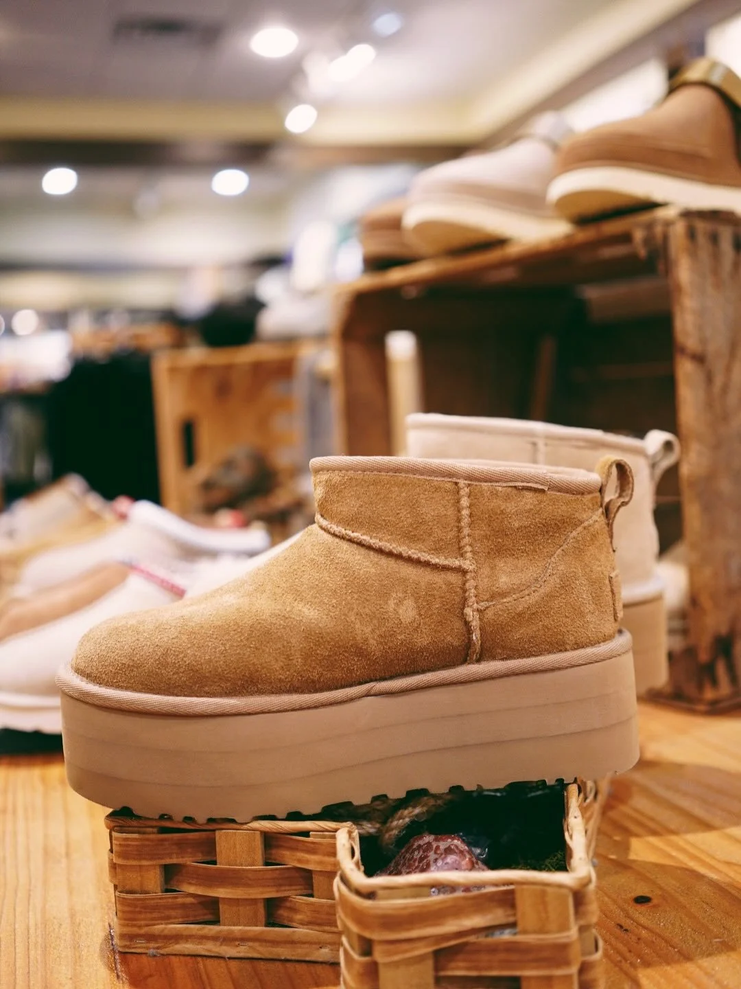 It’s not too early to get yourself a new style of UGG’s for the fall ππΌ