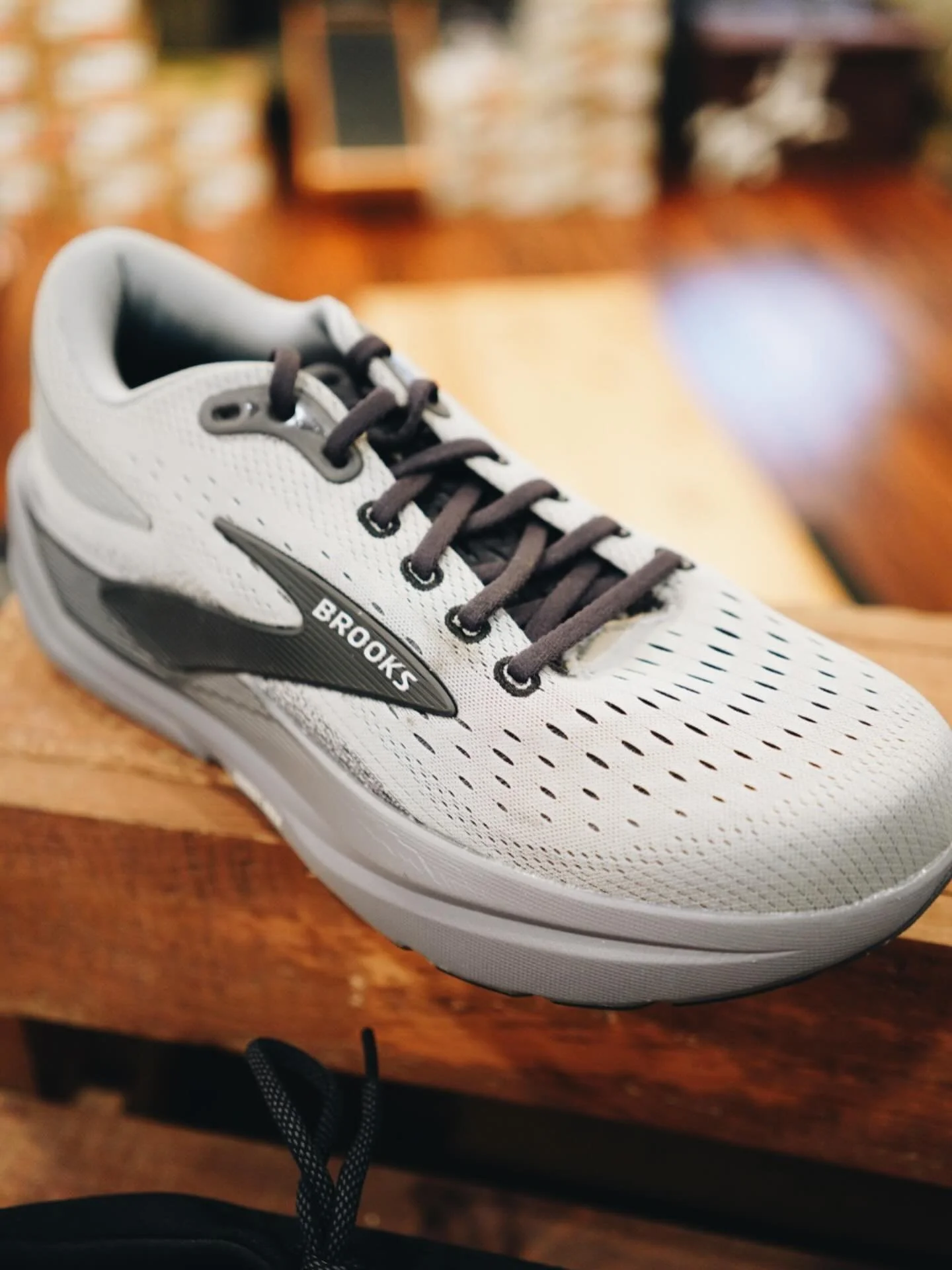 This new color in the @brooksrunning Ghost Max is now available π»