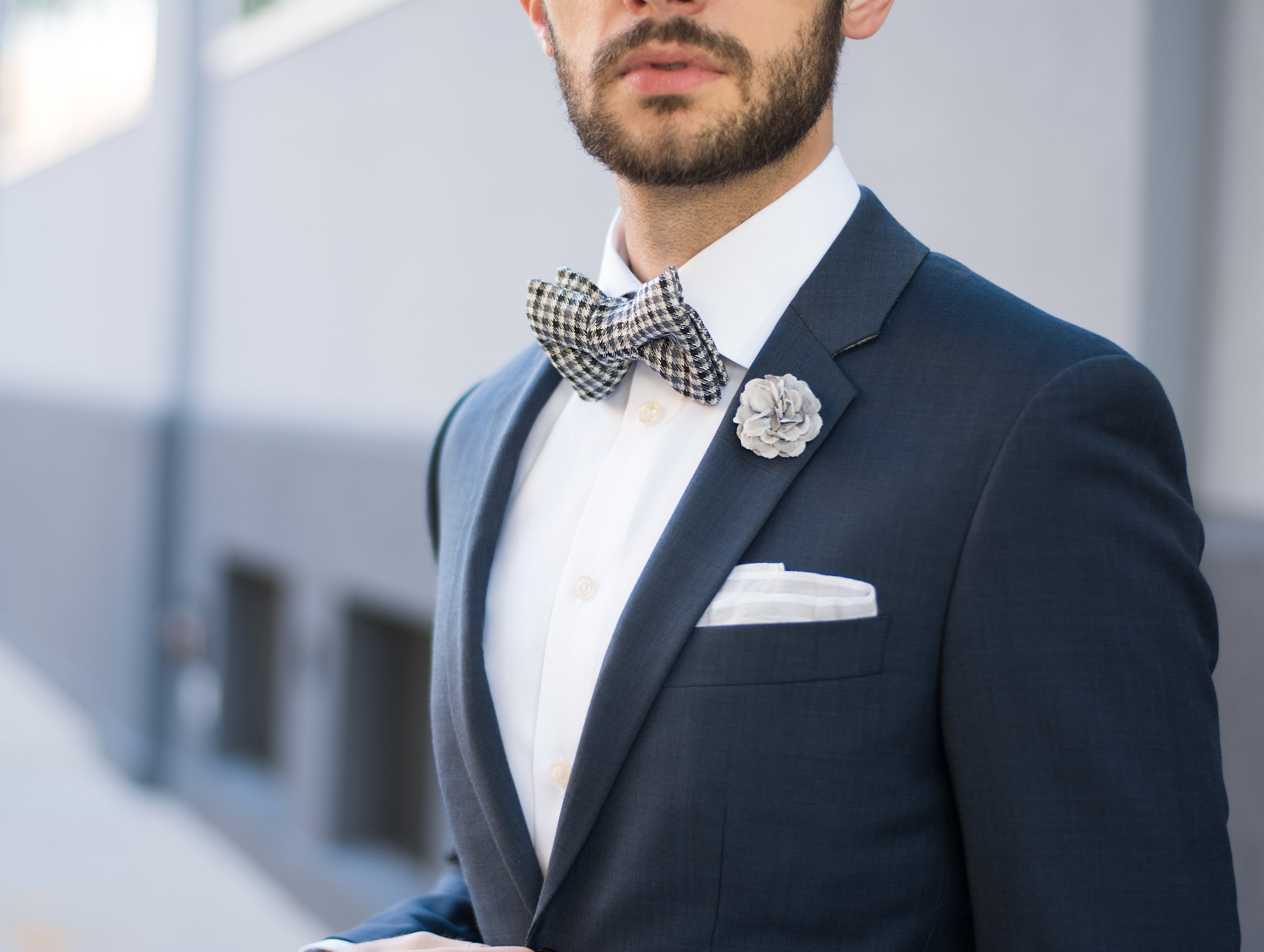 estar Opcional lento How To Style a Bow Tie For A Wedding — The Modern Otter